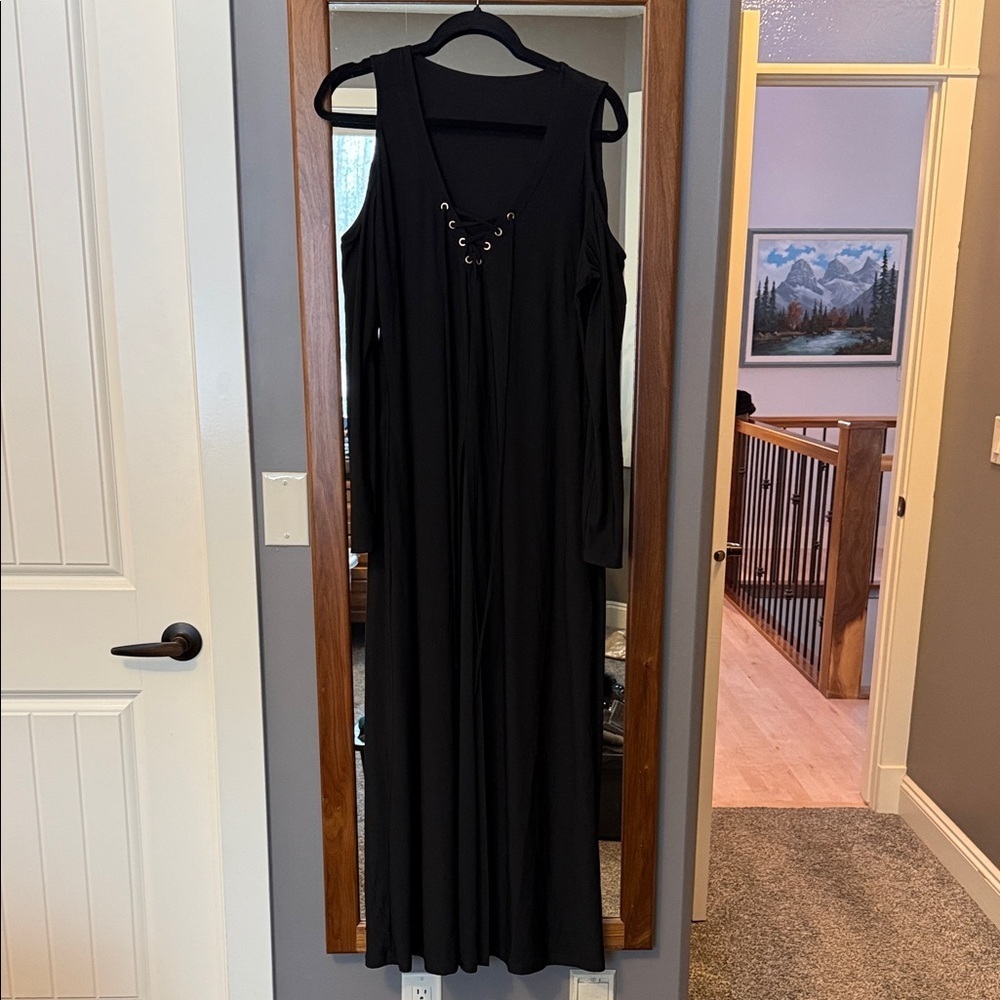 VENUS Black Cold Shoulder Long Sleeve Dress
